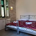 Apartment Meri شقة