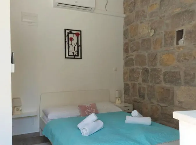 Apartment Meri アパート