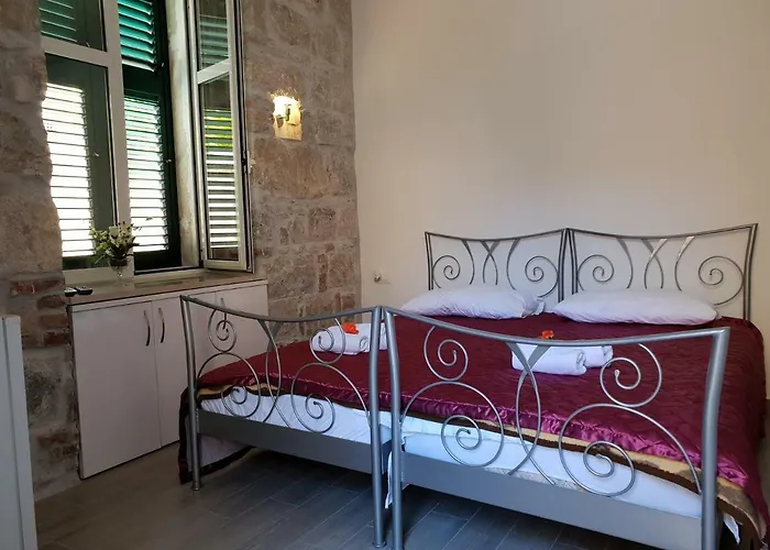 Apartment Meri アパート